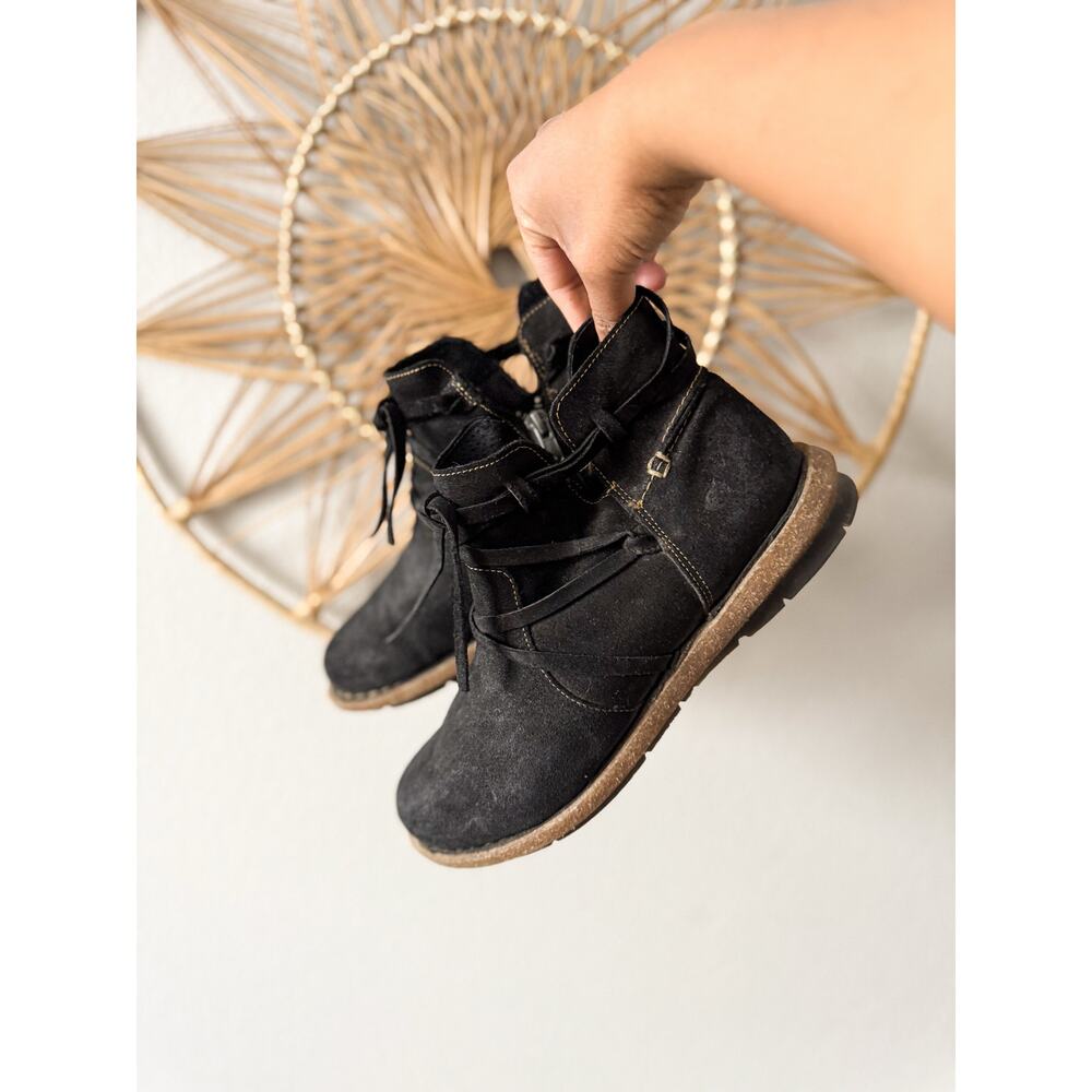 Born Women’s Tarkiln Black Suede Leather Ankle Boots Booties Strap Laces Size 9